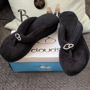 New in Box Clouds Black Women's Slippers Size 10 Wedge Style
